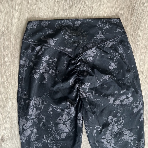 KKFIT X GYMSHARK leggings - Picture 4 of 5